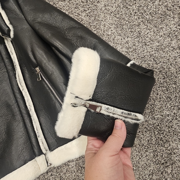 NWOT Revolve Genna Superdown Women's Black Faux Fur Leather Shearling Jacket-S - Picture 4 of 12